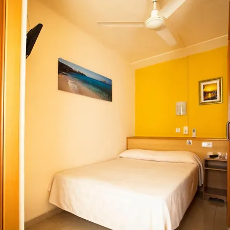 Hostal Residencia Europa Punico-2